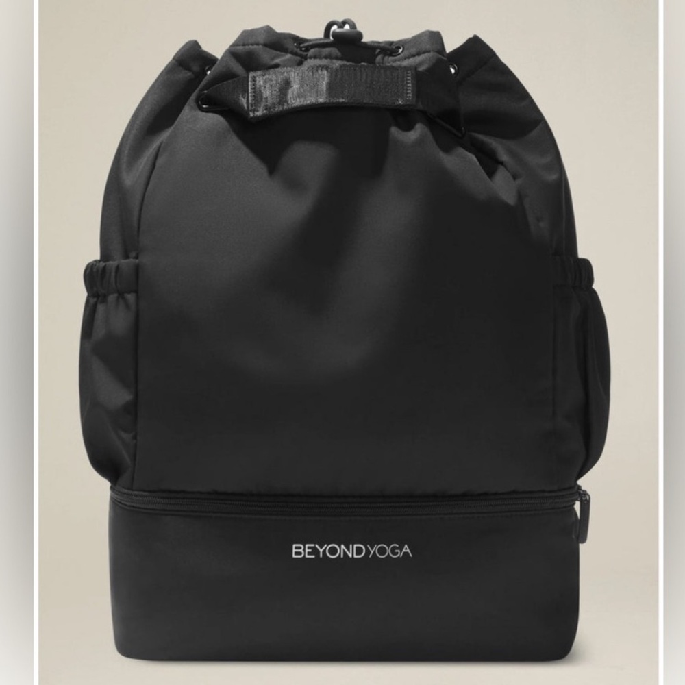 🖤 Beyond Yoga Convertible Gym Backpack Overnight Black Bag Nylon
